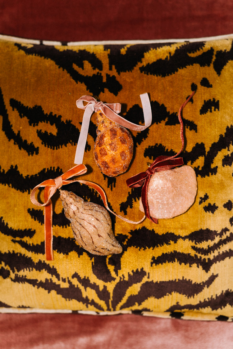 Tulip Gilded Shell Ornament in Natural