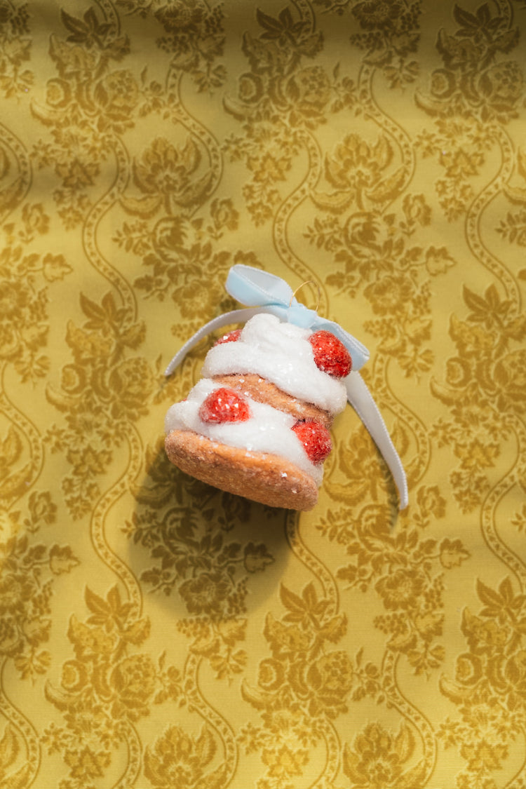 Strawberries and Cream Bonbon Ornament